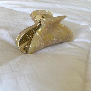 Pretty Golden hair clip